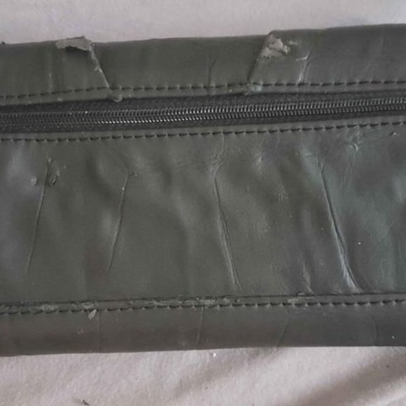 Guess wallet | item has some wear - Picture 3 of 3